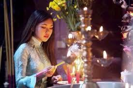  Khói hương trong tâm linh người Việt